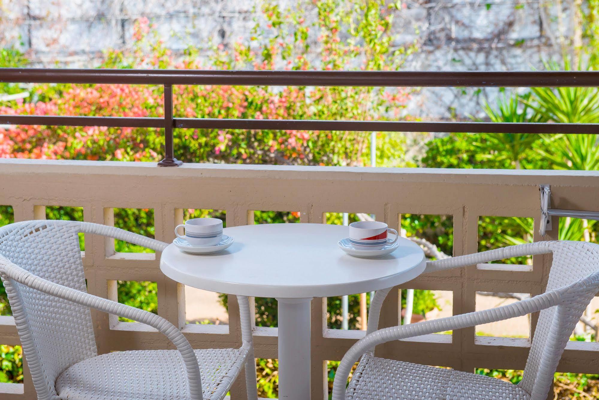 Primavera Beach Hotel Studios & Apartments 말리아 외부 사진